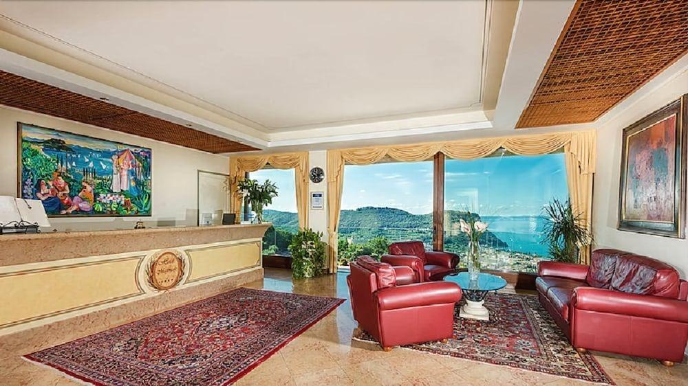 Residence Madrigale Marciaga Екстериор снимка